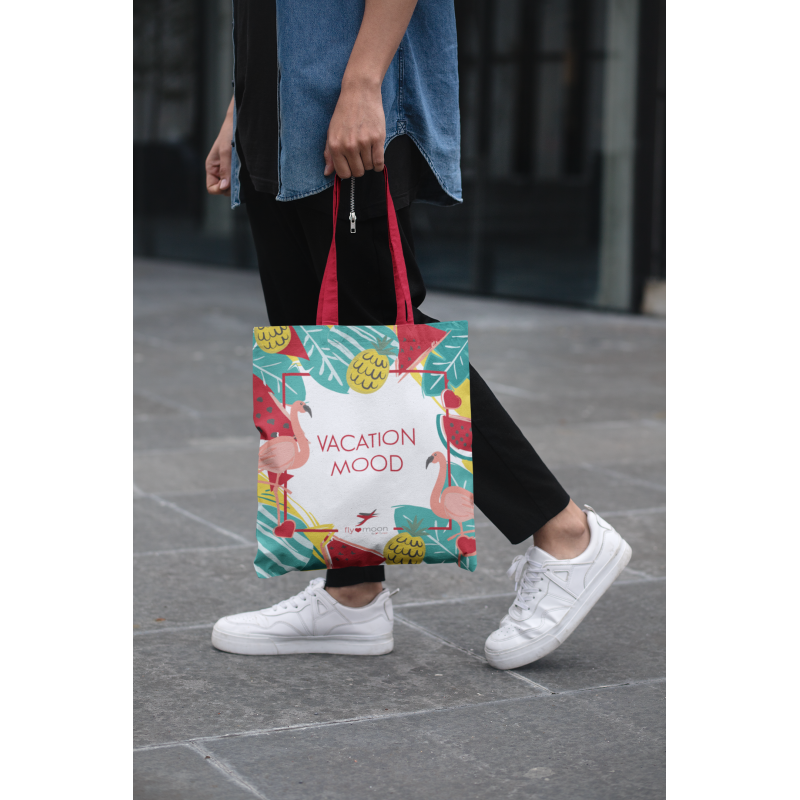 https://emmahansson.co.il/wp-content/uploads/2024/08/cropped-face-mockup-of-a-man-holding-a-tote-bag-in-the-street-29424.png